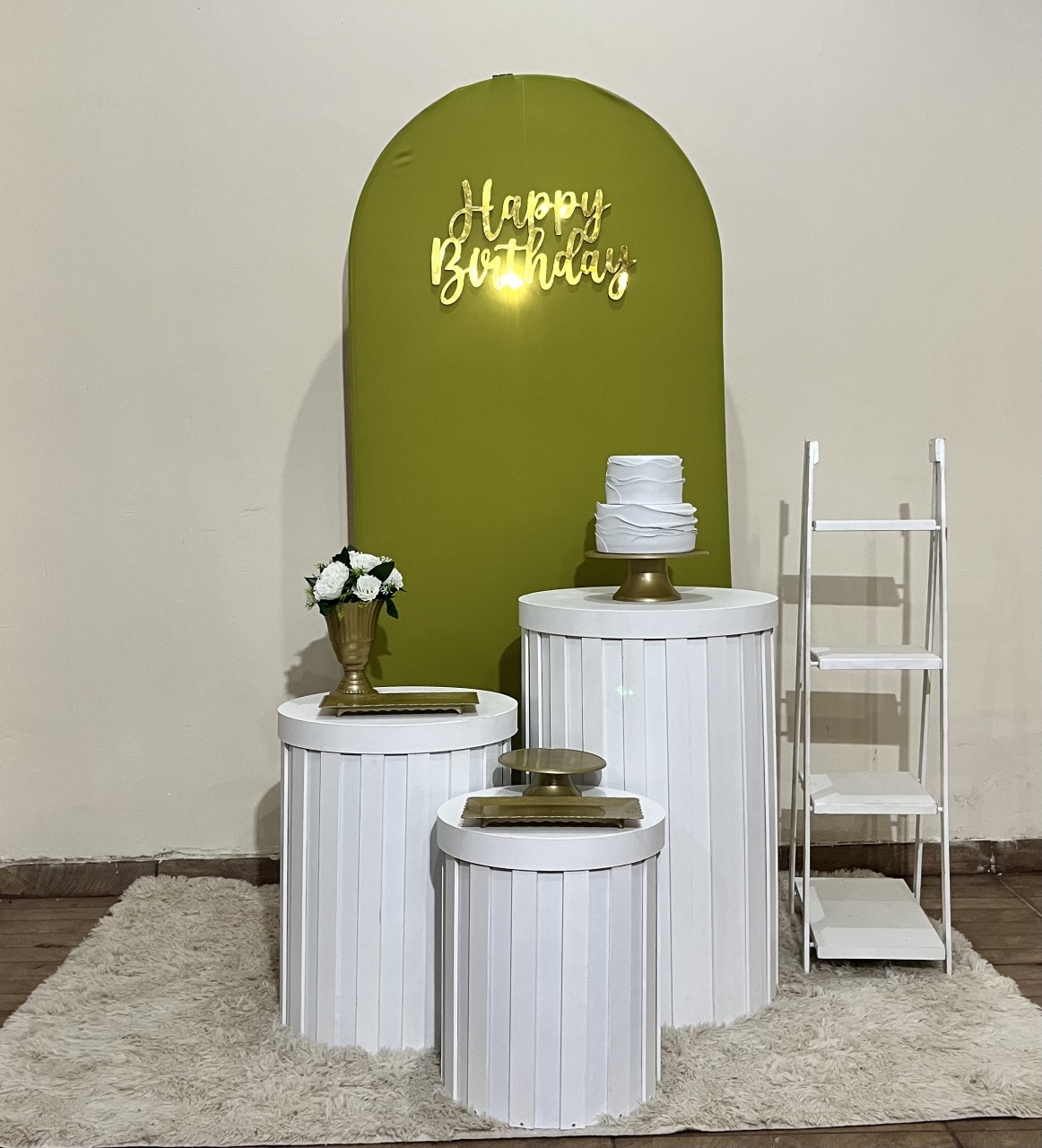 Alugue Kit Luxo Verde Oliva Completo - Mila Saldanha Locações