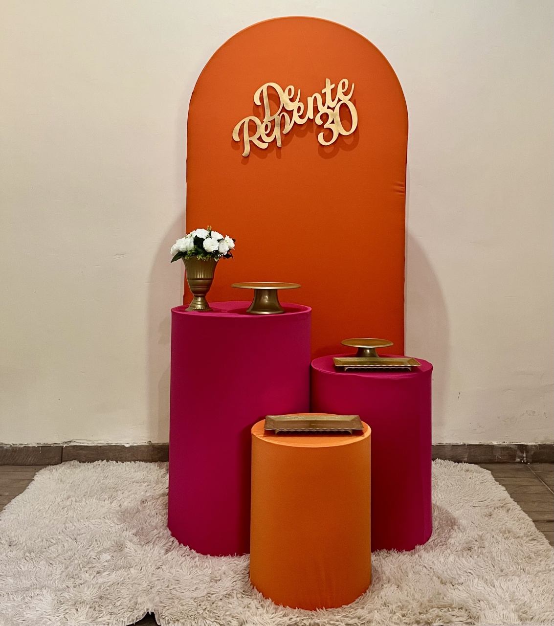 Alugue Kit Básico Laranja E Pink - Mila Saldanha Locações