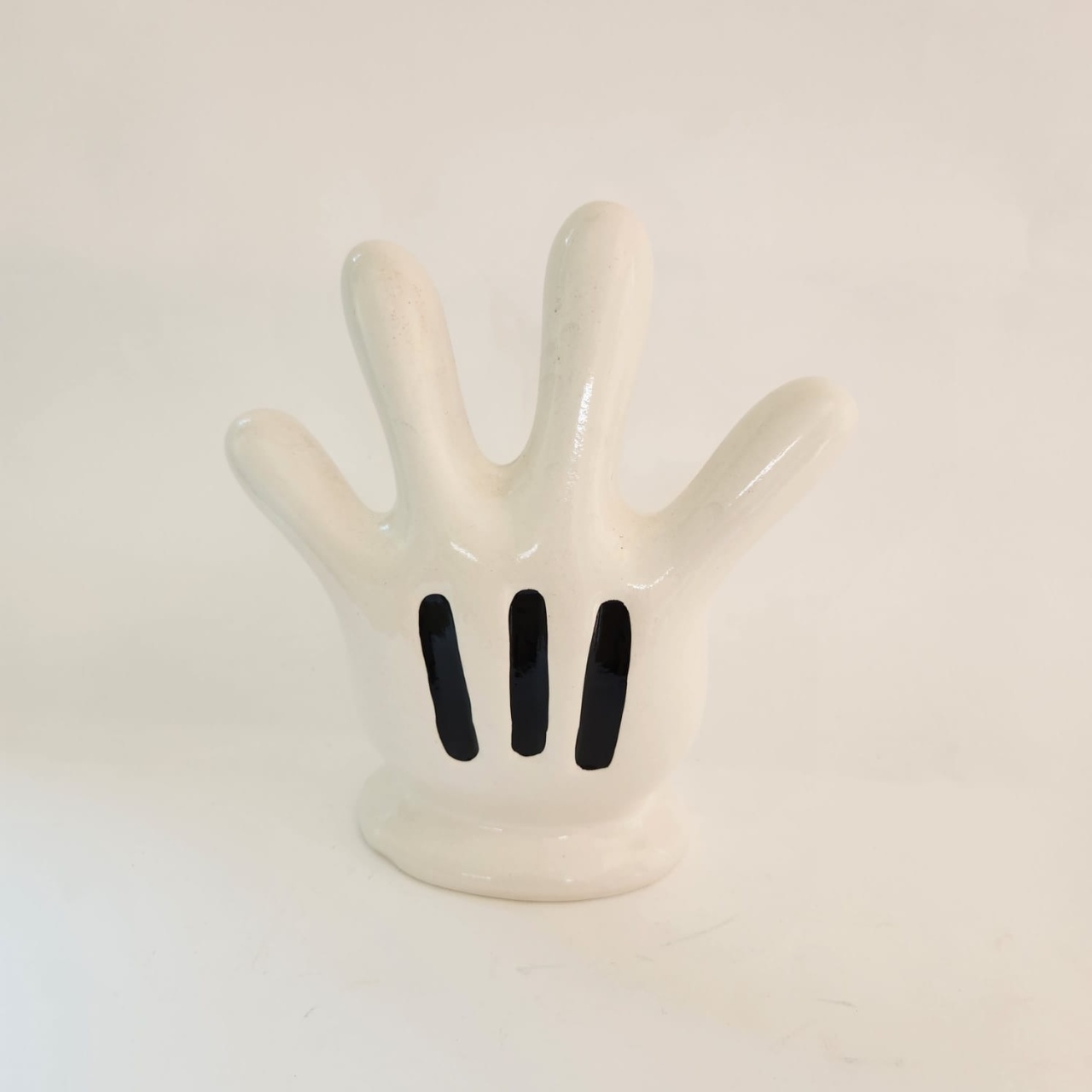Mão Mikey - Ceramica - jlfestaemcasa