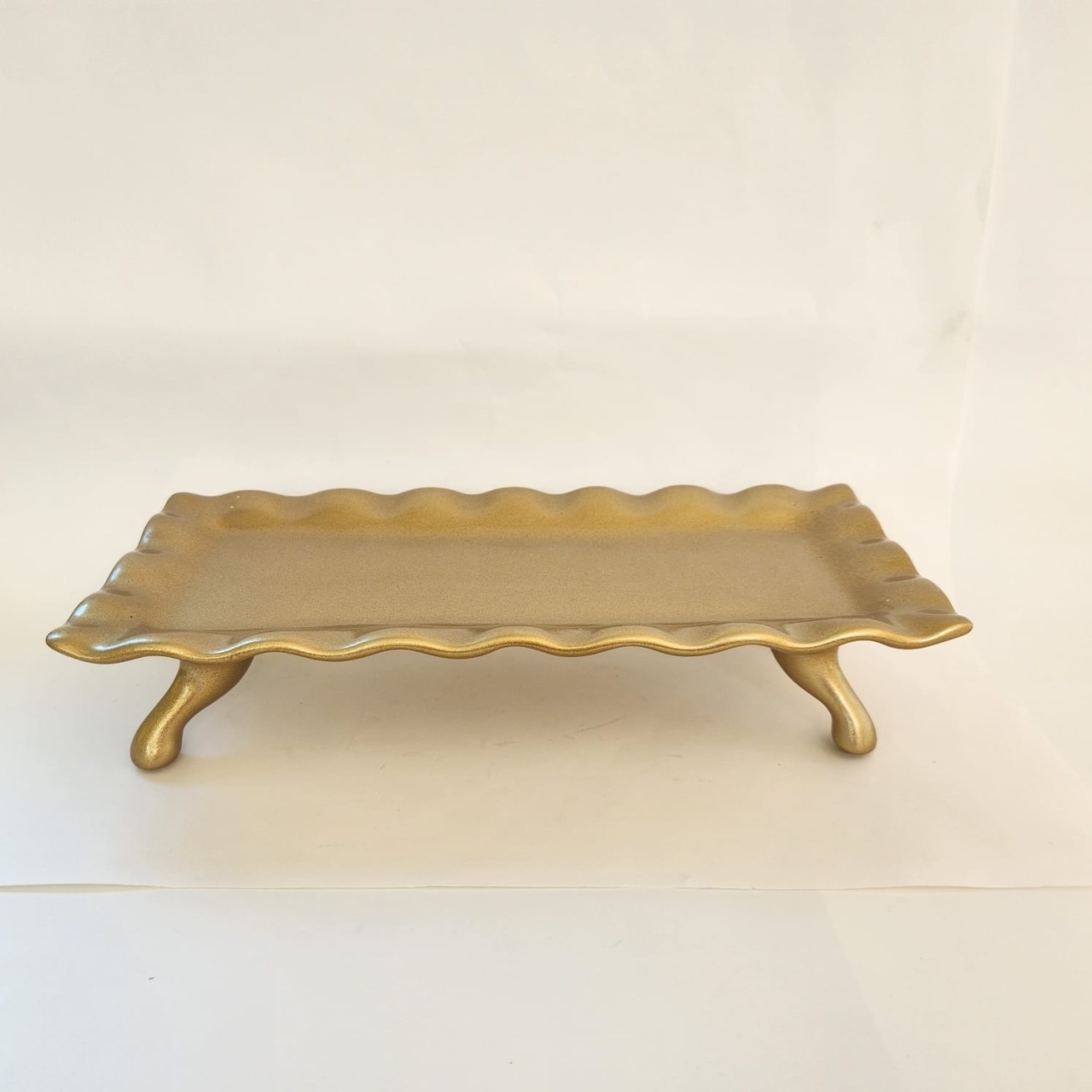 Rocamboleira Frizada Com Pé - Dourada Cerâmica - jlfestaemcasa