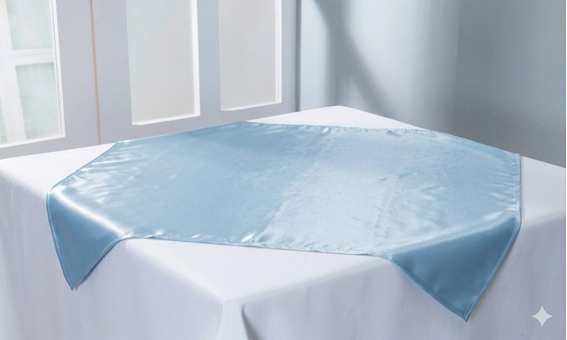 Kit Toalha Branca + Cobre Mancha Azul Claro - Cetim - jlfestaemcasa