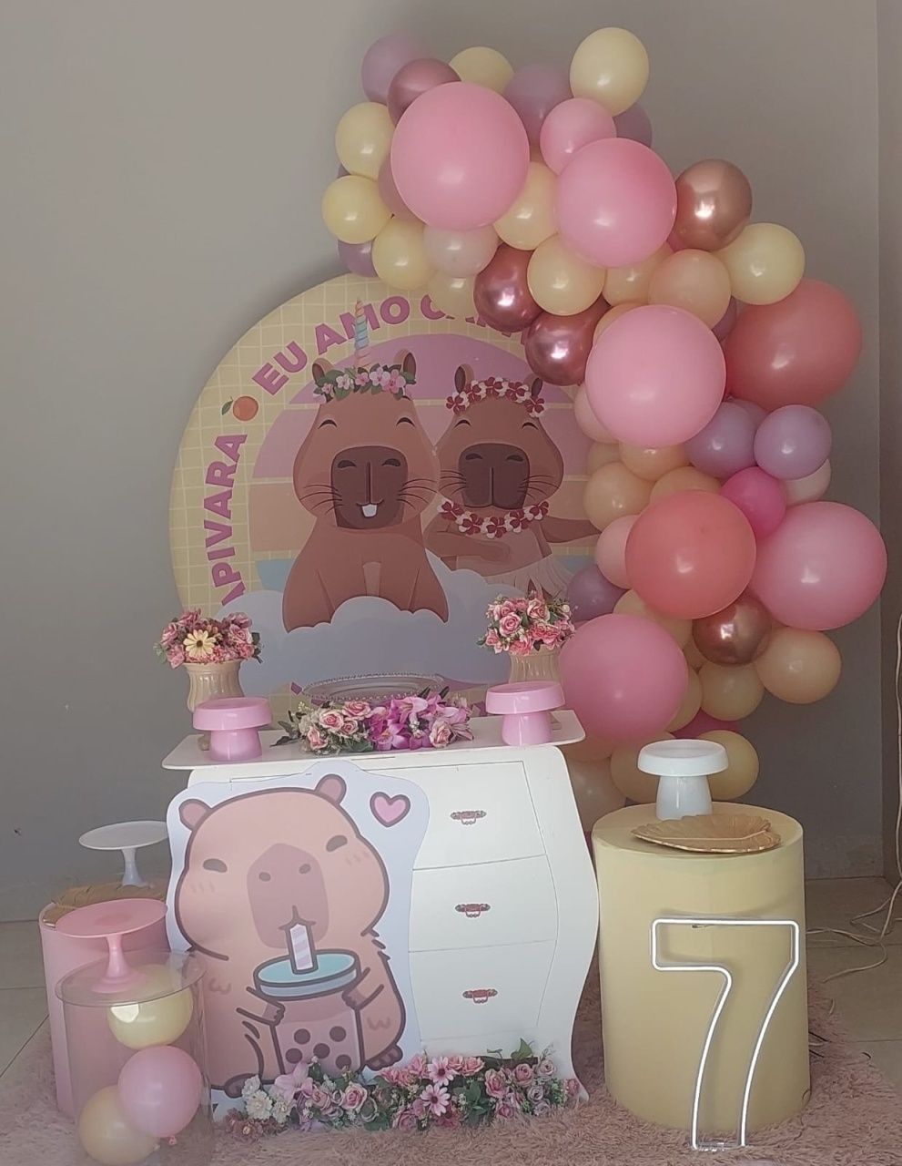 Love Capivara - THAYSE DECORA 