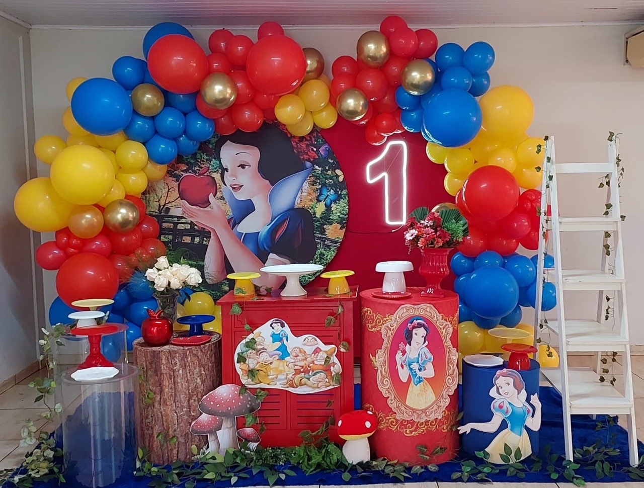 Mundo da Branca de Neve - THAYSE DECORA 
