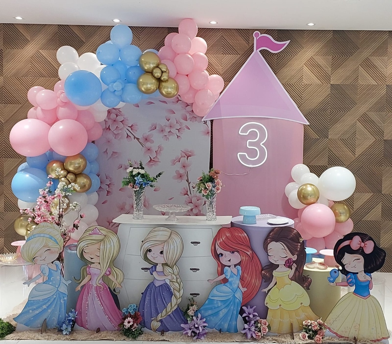 Castelinho de Princesas - THAYSE DECORA 