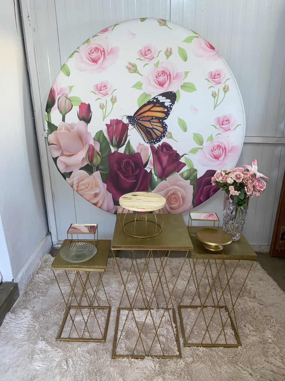 Fundo Claro Florido Com Borboleta  - THAYSE DECORA 