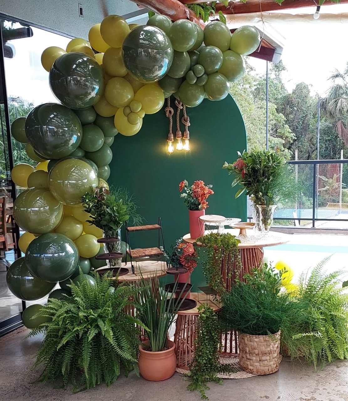 Painel Verde Com Lateral  - THAYSE DECORA 