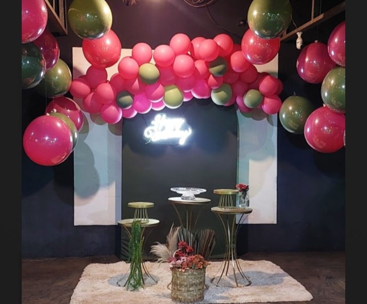 Aniversário Com Balões Encapsulados No Teto  - THAYSE DECORA 