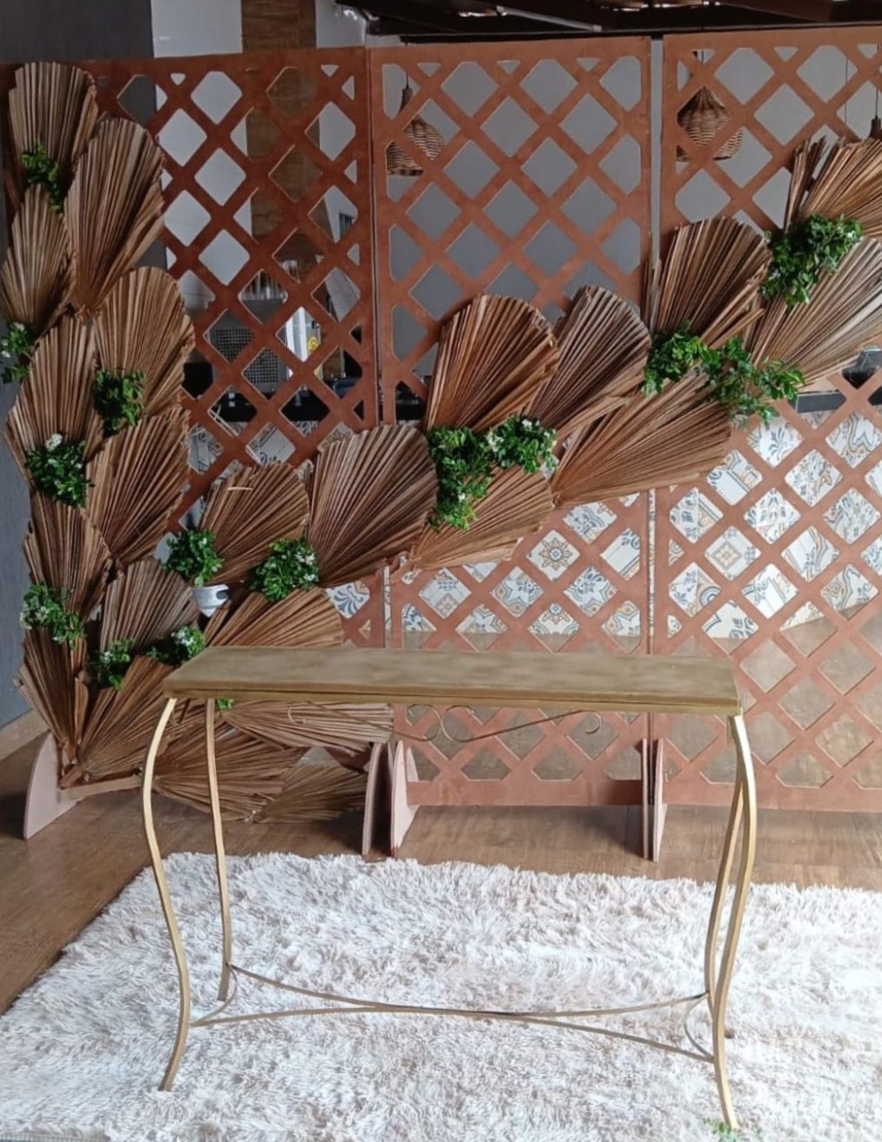 Painel Treliça Com Folhagens - THAYSE DECORA 