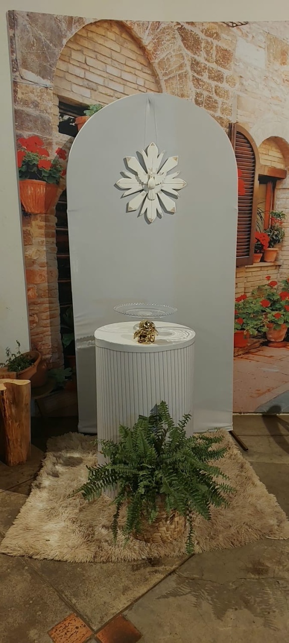 Painel White Batismo - THAYSE DECORA 