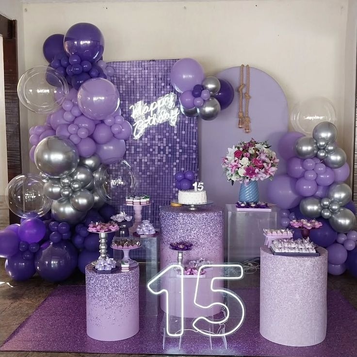 15 Anos Lilas Decoração  - Tais de Vargas cardoso 