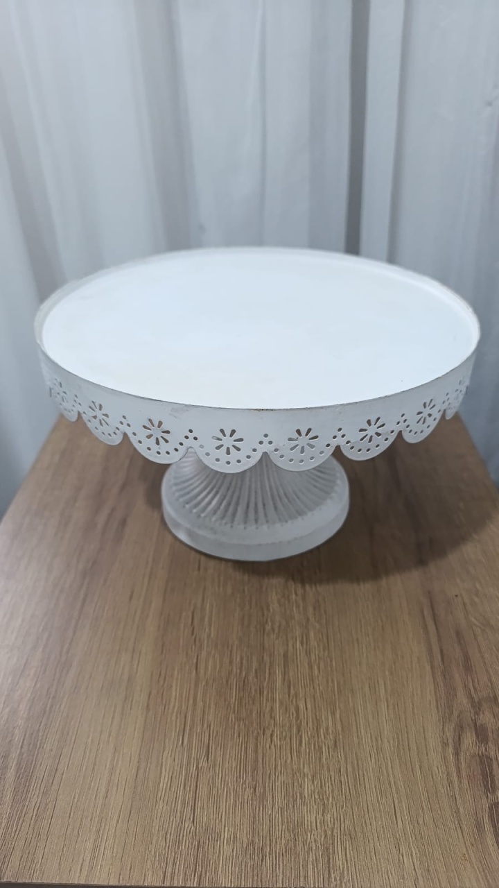 Boleira Branca Metal 24 Cm Diametro - Sonho Montado