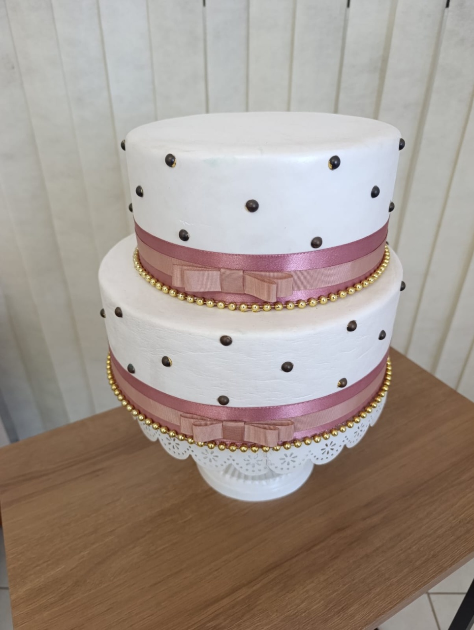 Bolo Fake Branco E Rosé - Sonho Montado