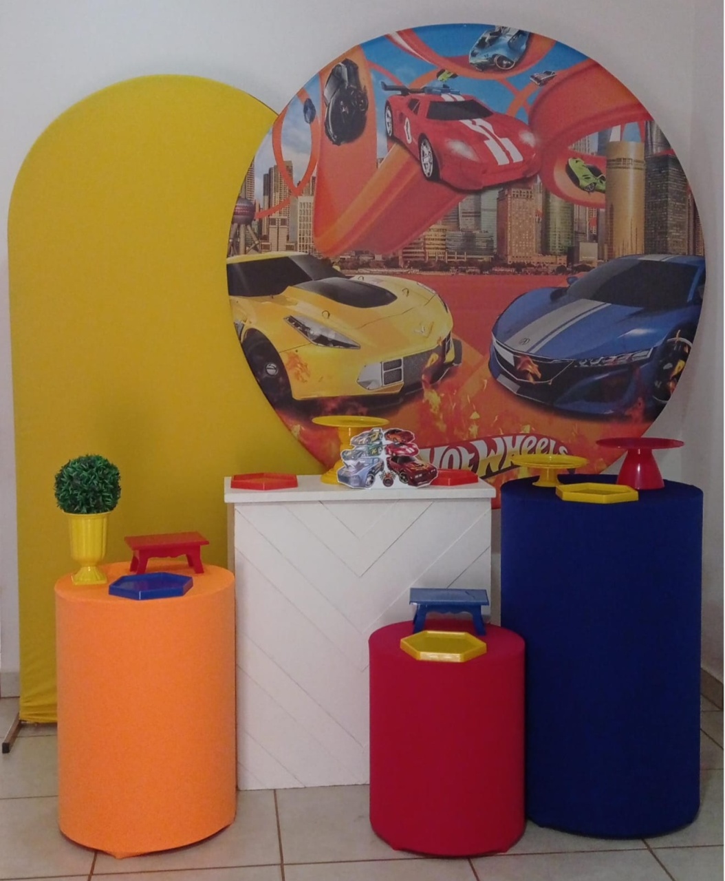 Kit Diamante Hot Wheels Romano Amarelo - PEGUE E MONTE - ALEGRIA CORES