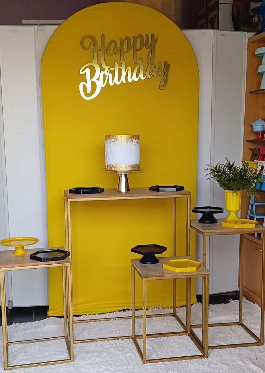 Kit Composição Romano Amarelo Com Mesa de Ferro - PEGUE E MONTE - ALEGRIA CORES