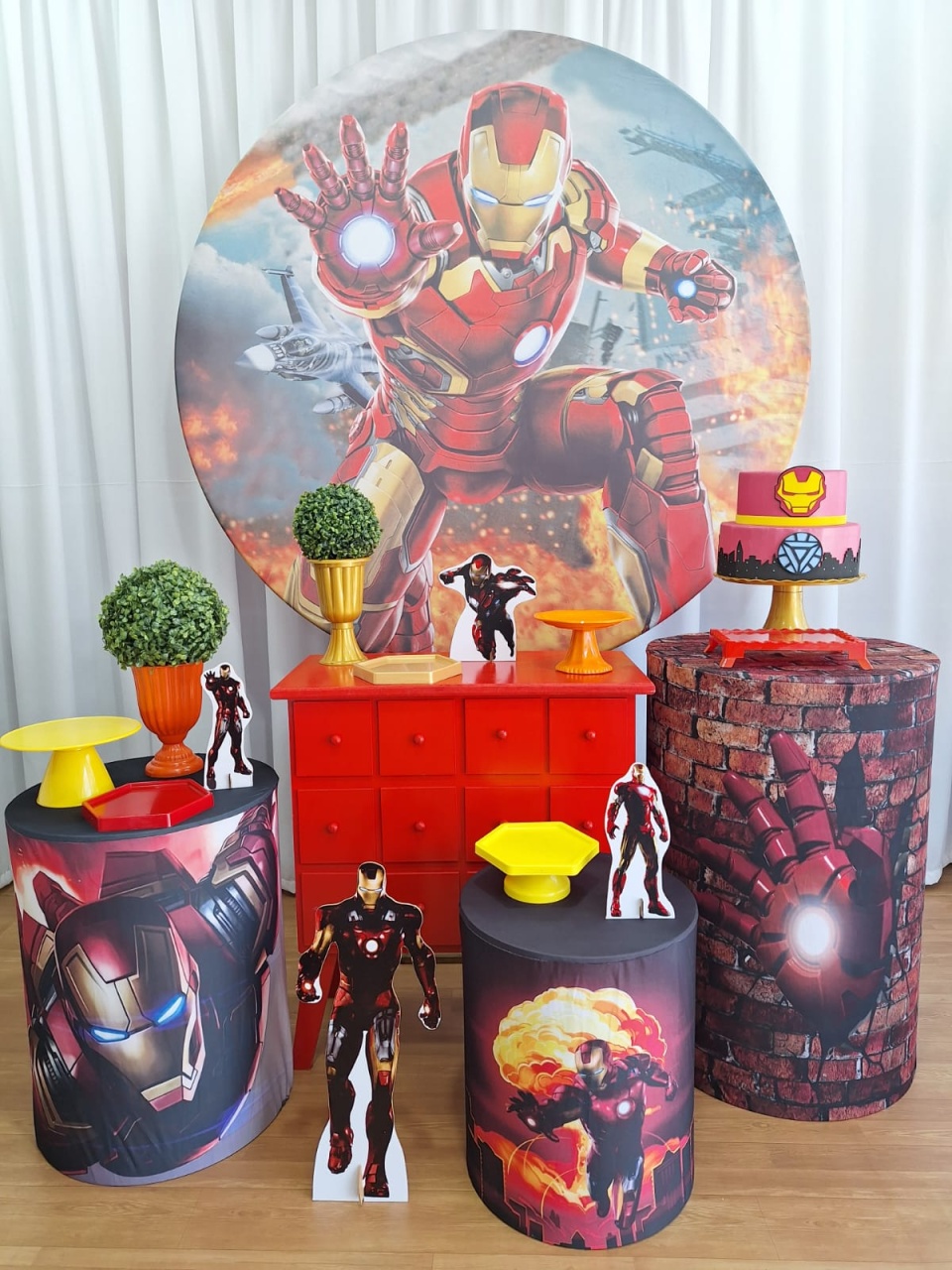 Homem de Ferro - Ouro - Decorações Ale Ramos