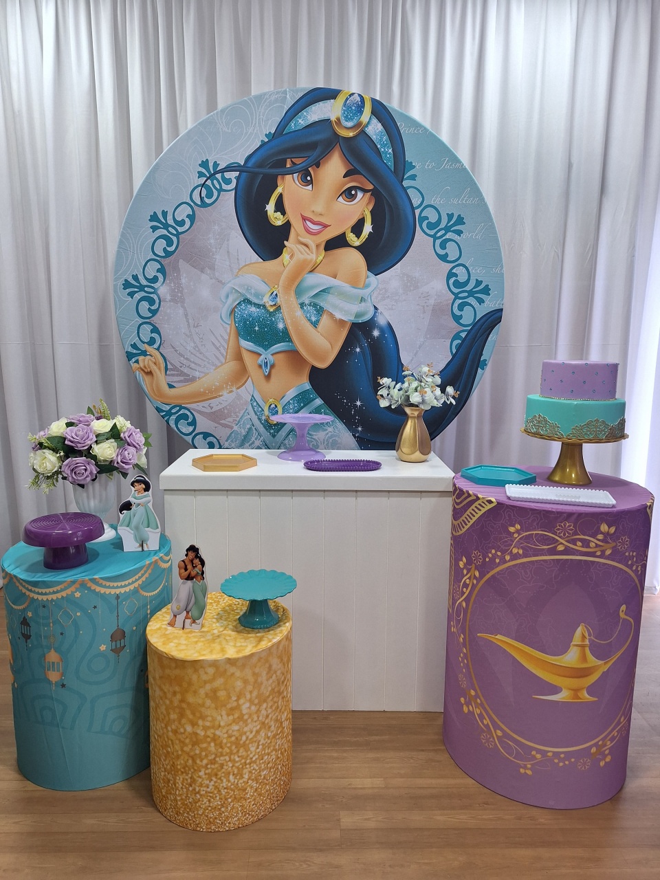 Jasmine - Ouro - Decorações Ale Ramos