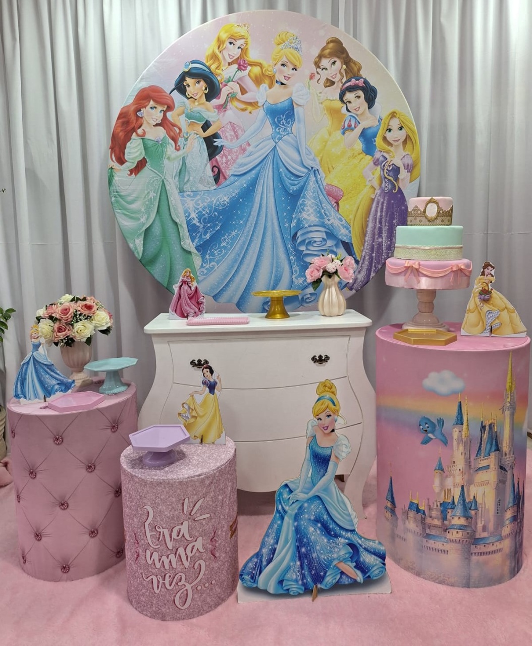 Princesas - Ouro - Decorações Ale Ramos