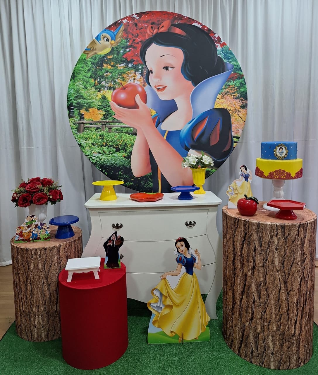 Branca de Neve - Ouro - Decorações Ale Ramos