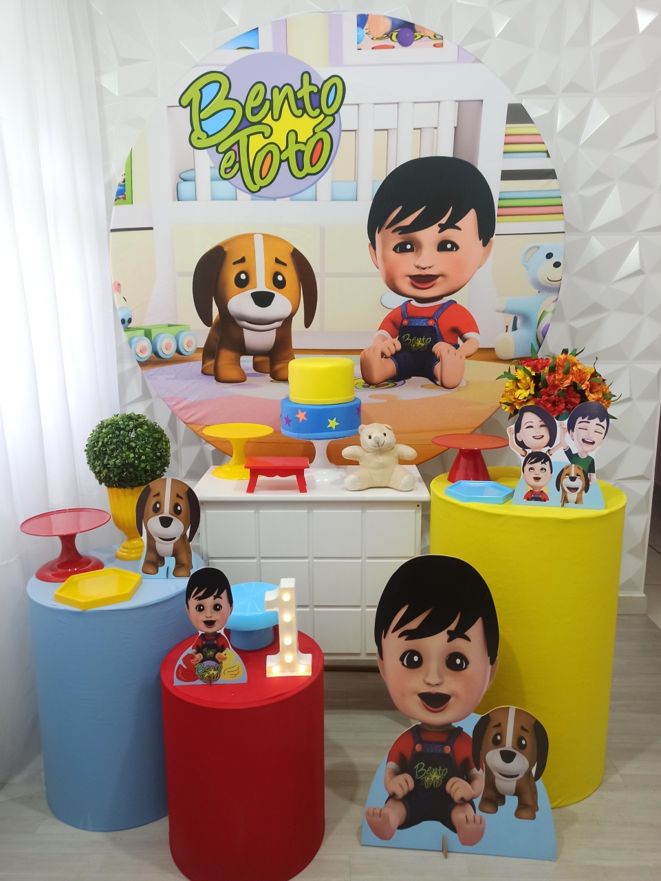 Bento E Totó - Ouro - Decorações Ale Ramos