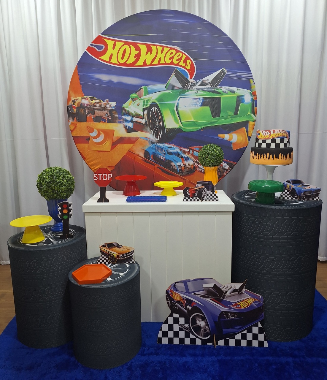 Hot Wheels - Ouro - Decorações Ale Ramos