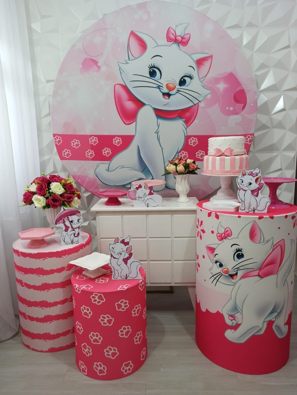Gata Marie - Ouro - Decorações Ale Ramos