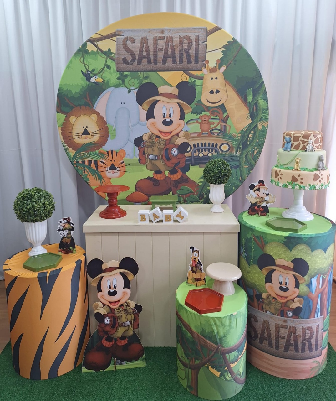 Mickey Safari - Ouro - Decorações Ale Ramos