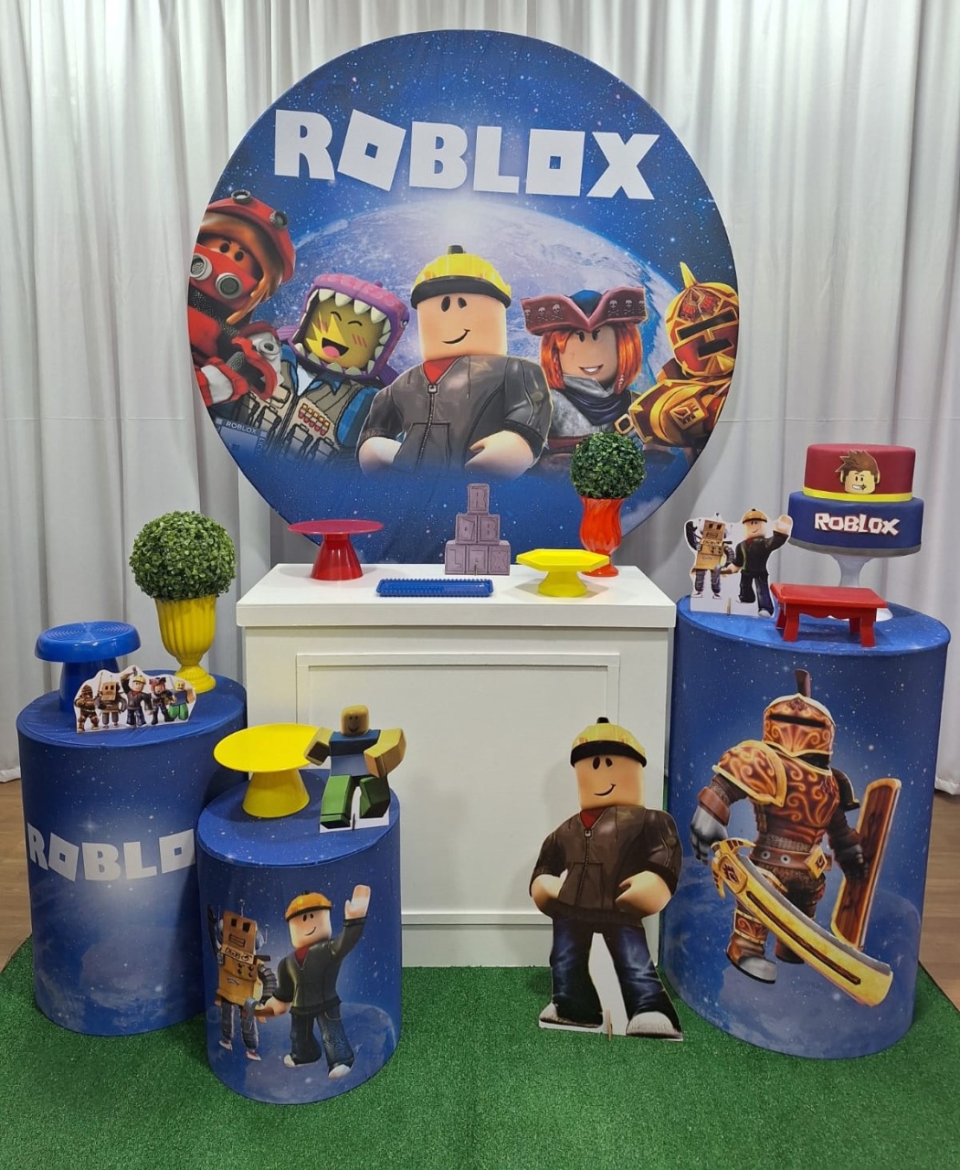 Roblox - Ouro - Decorações Ale Ramos