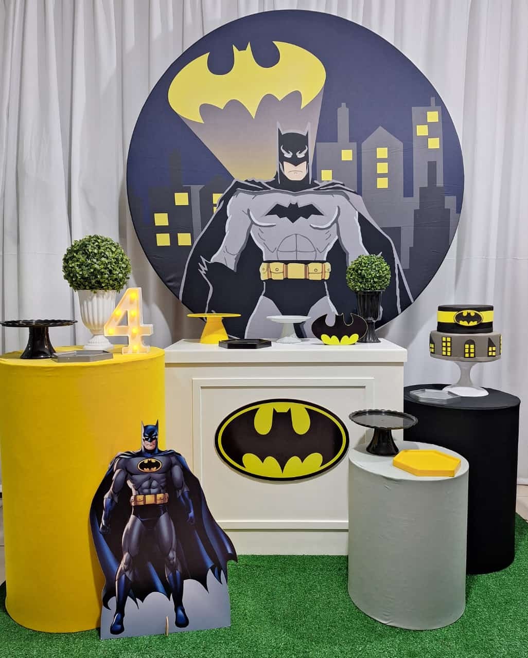 Batman - Ouro - Decorações Ale Ramos