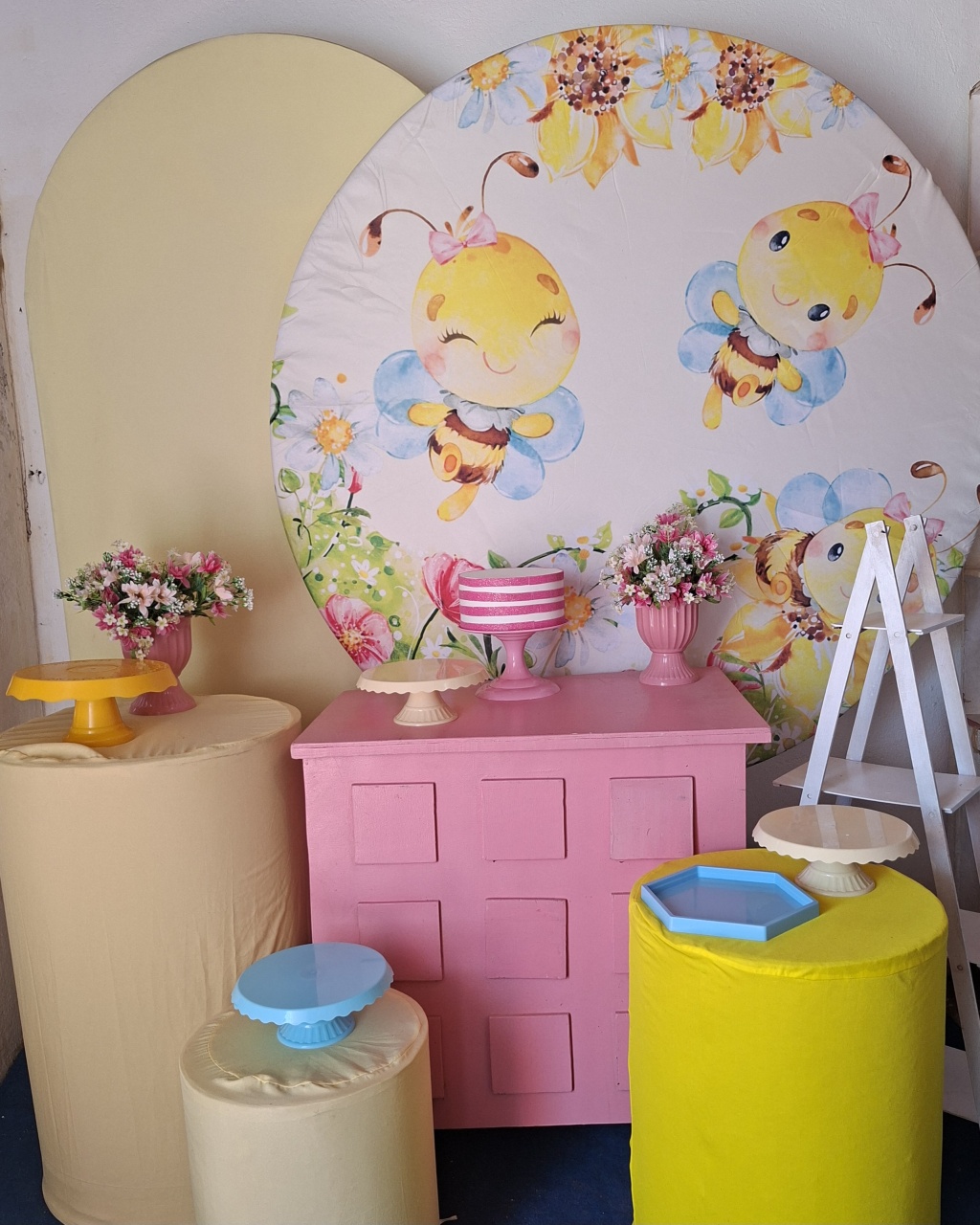 Abelhinha (Premium) - Bola Boneca Decorações
