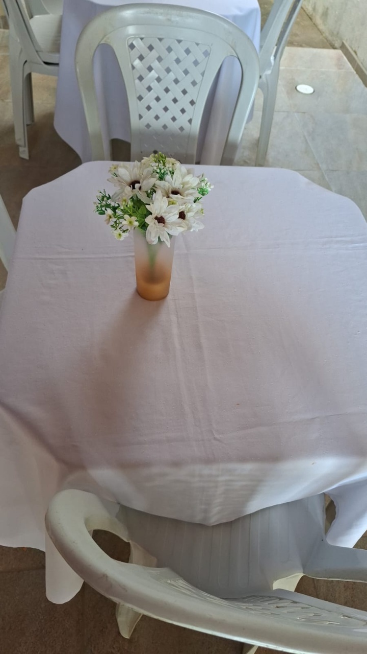 Toalha de Mesa Branca - Bola Boneca Decorações