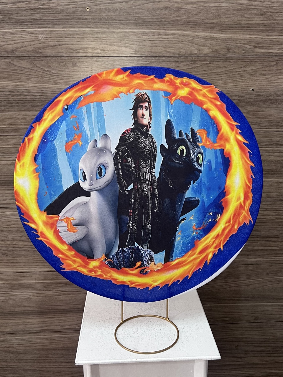 Mini Painel Como Treinar Seu Dragão  - Decorações Mundo dos Sonhos