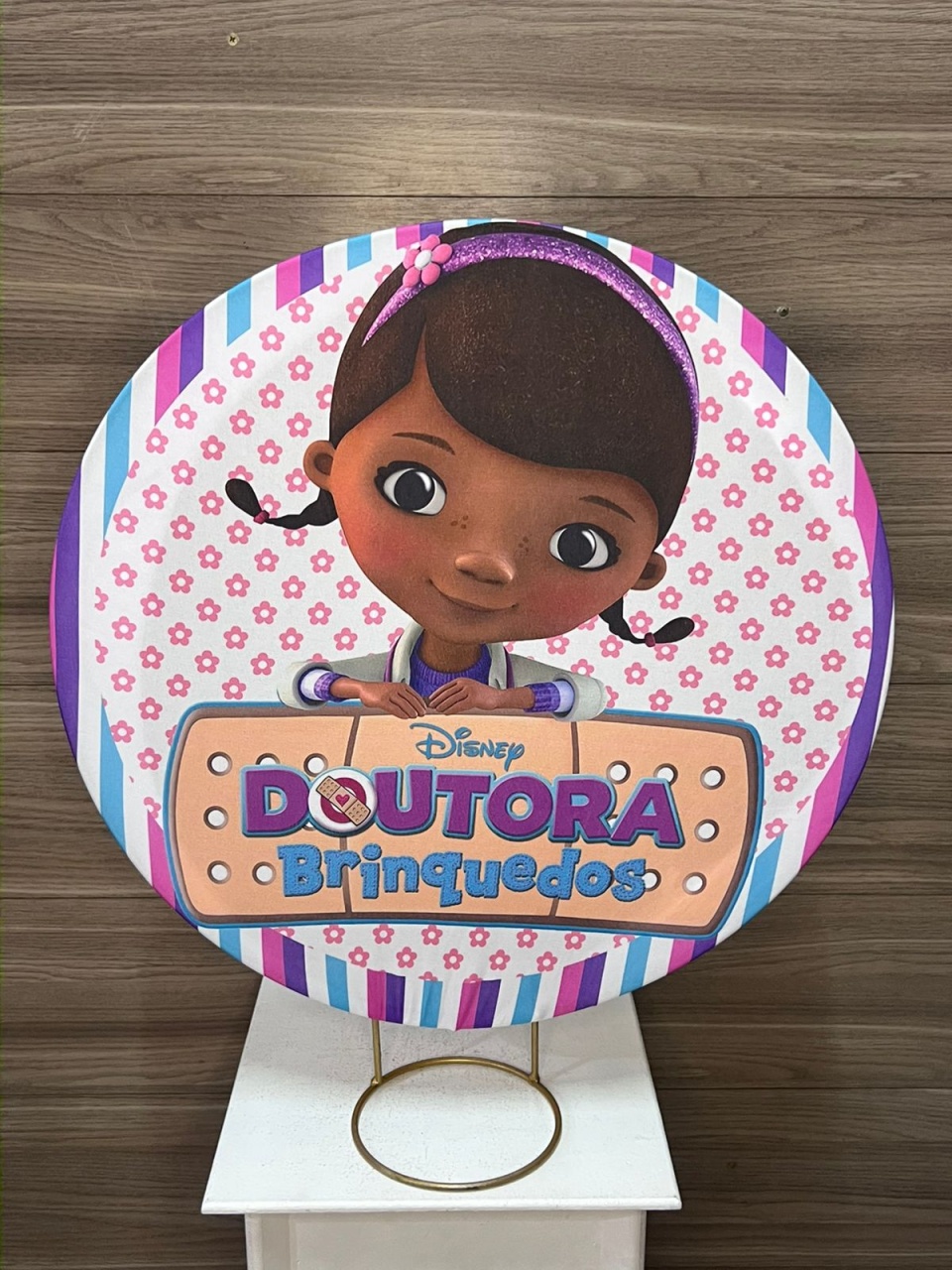 Mini Painel Doutora Brinquedos - Decorações Mundo dos Sonhos