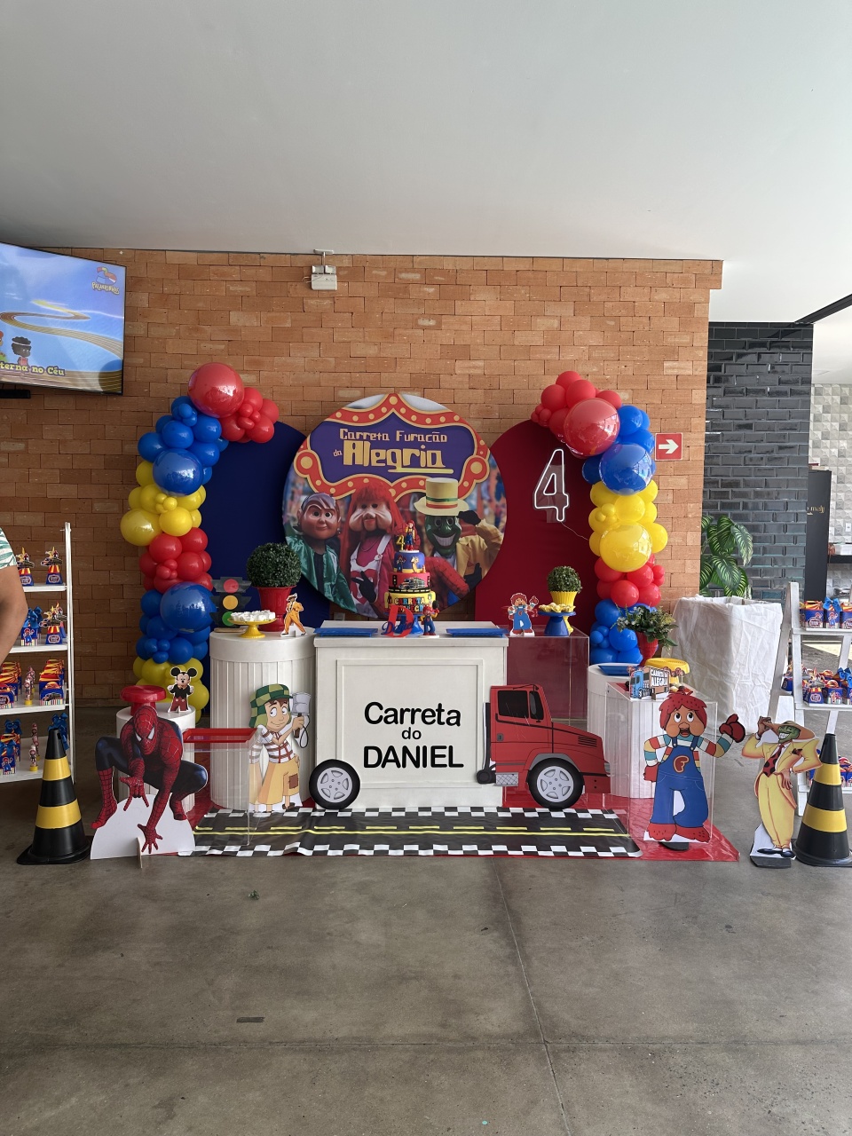 Decoração Carreta Furacão  - Lara Art Festas
