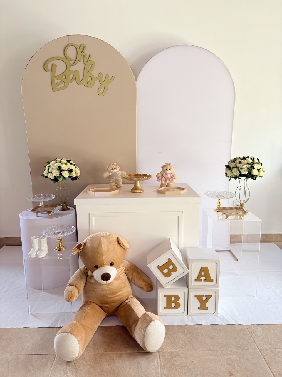 Chá de Bebê Bege E Branco Com Urso - Ateliê Faça a Festa