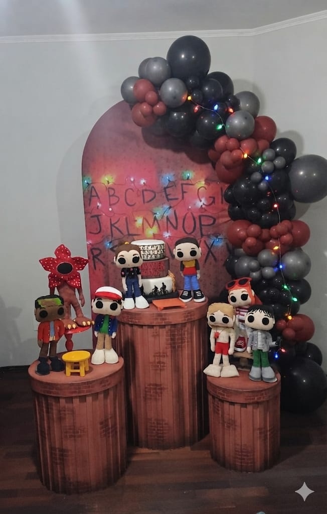 Kit Pegue E Monte Strangers Things 1 - Tania  Marques Decorações 