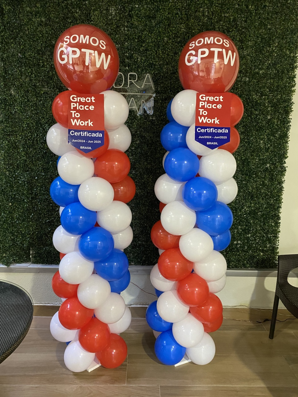 🎈 Torre de Balões Com Bubble Personalizado - Pique Pique Festas 