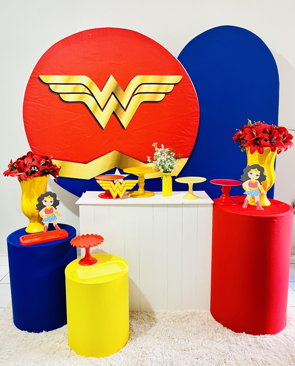 Mulher Maravilha Com Painel Lateral - Candy Festas