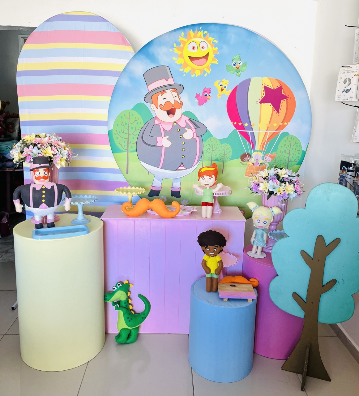 Bita Com Painel Listrado Lateral - Candy Festas
