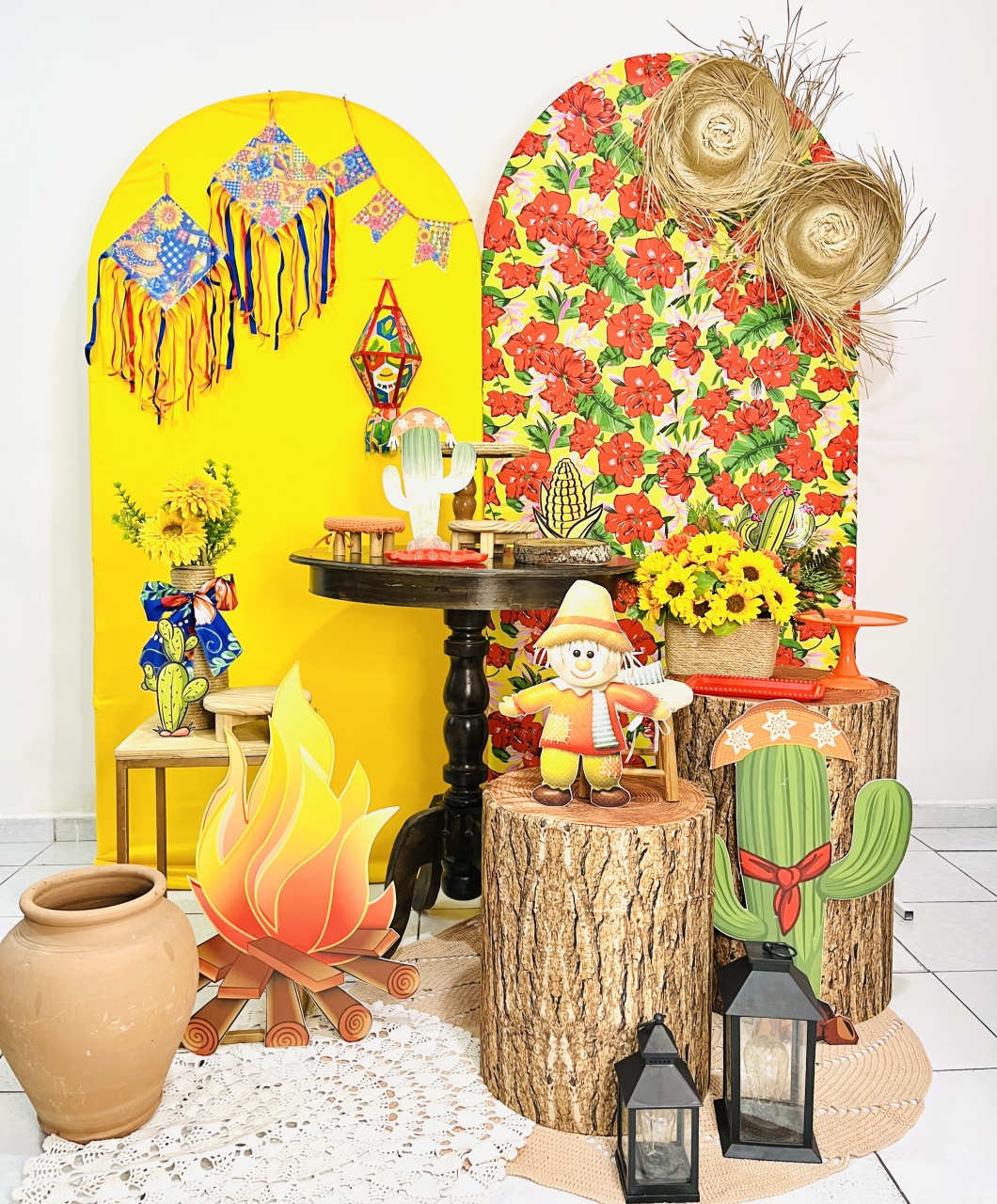 São João (Kit Ouro) Com Painel Amarelo - Candy Festas