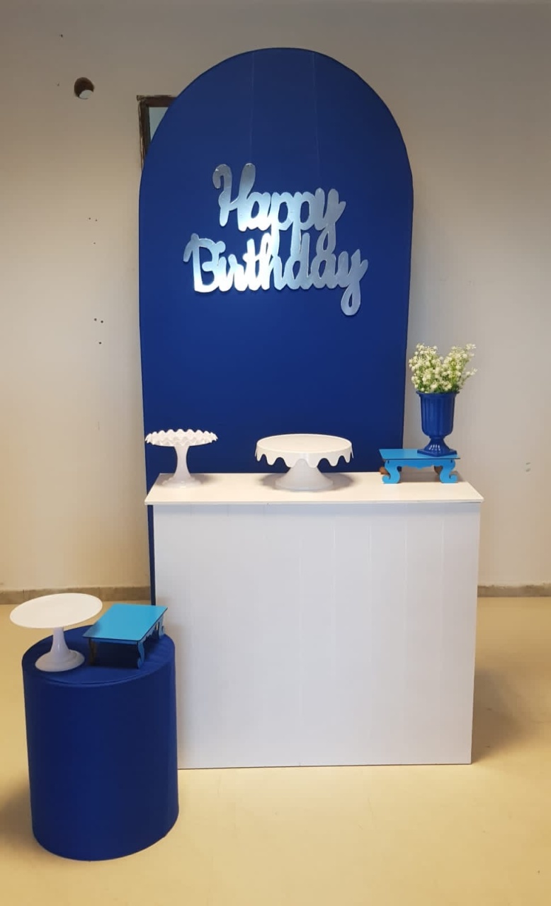 Minimalista Azul Com Branco - Candy Festas