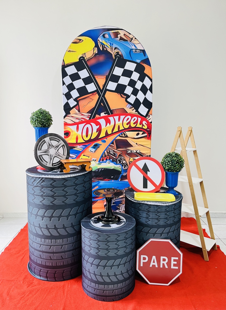 Hotweels Com Painel Romano (Modelo 01) - Candy Festas