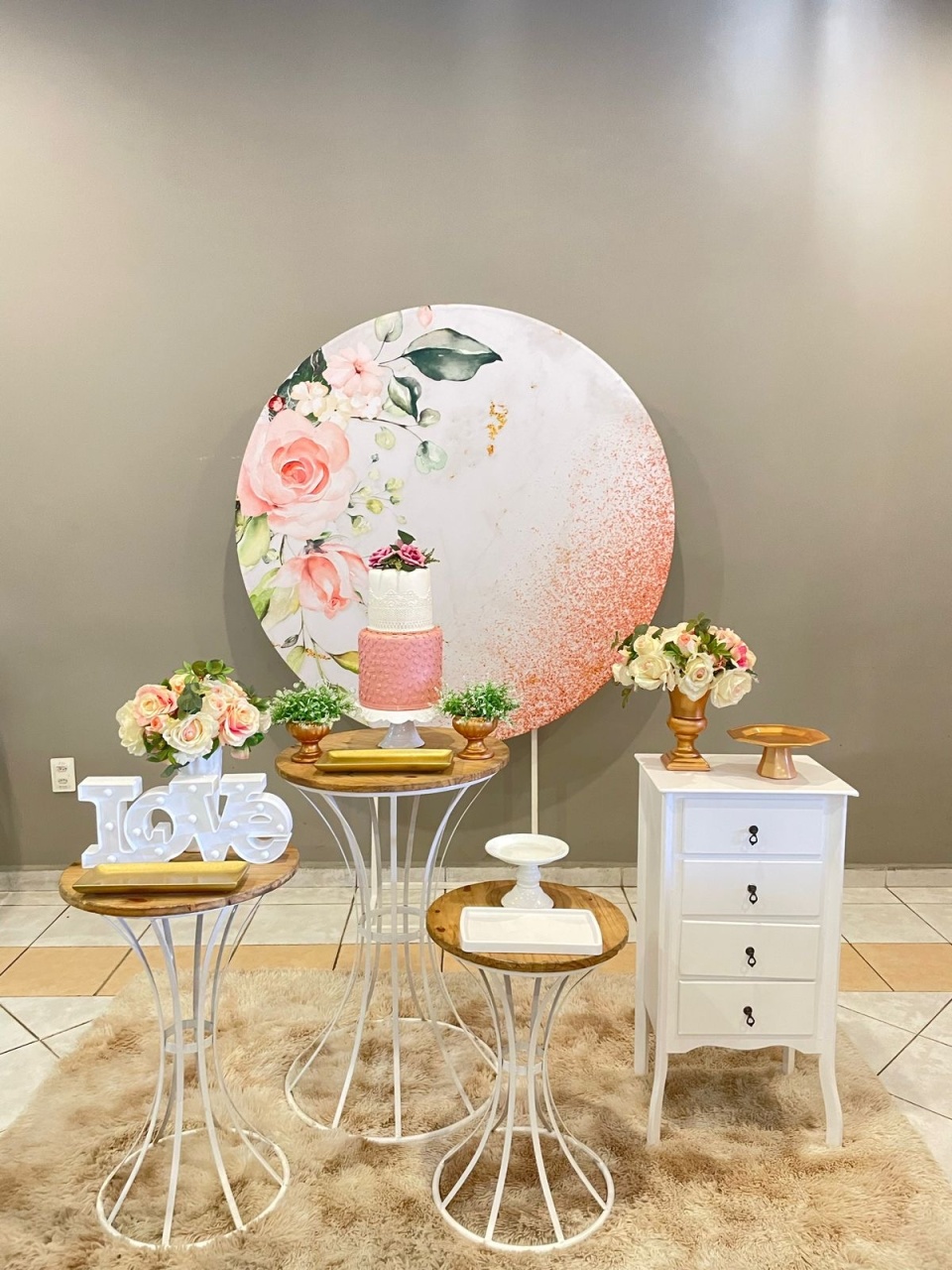Flor Laranja Com Mesas - Master festas/decoração