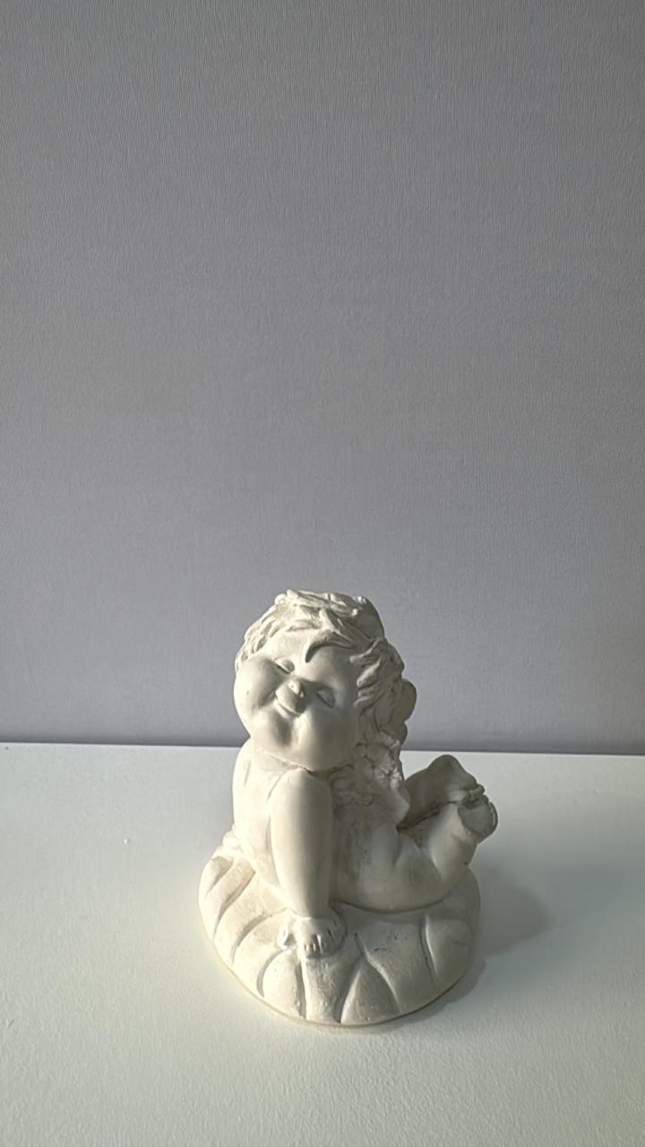 Anjo de Ceramica Deitadi 15 Cm ( Altura) 9 Cm ( Largura ) - Comemore com encanto