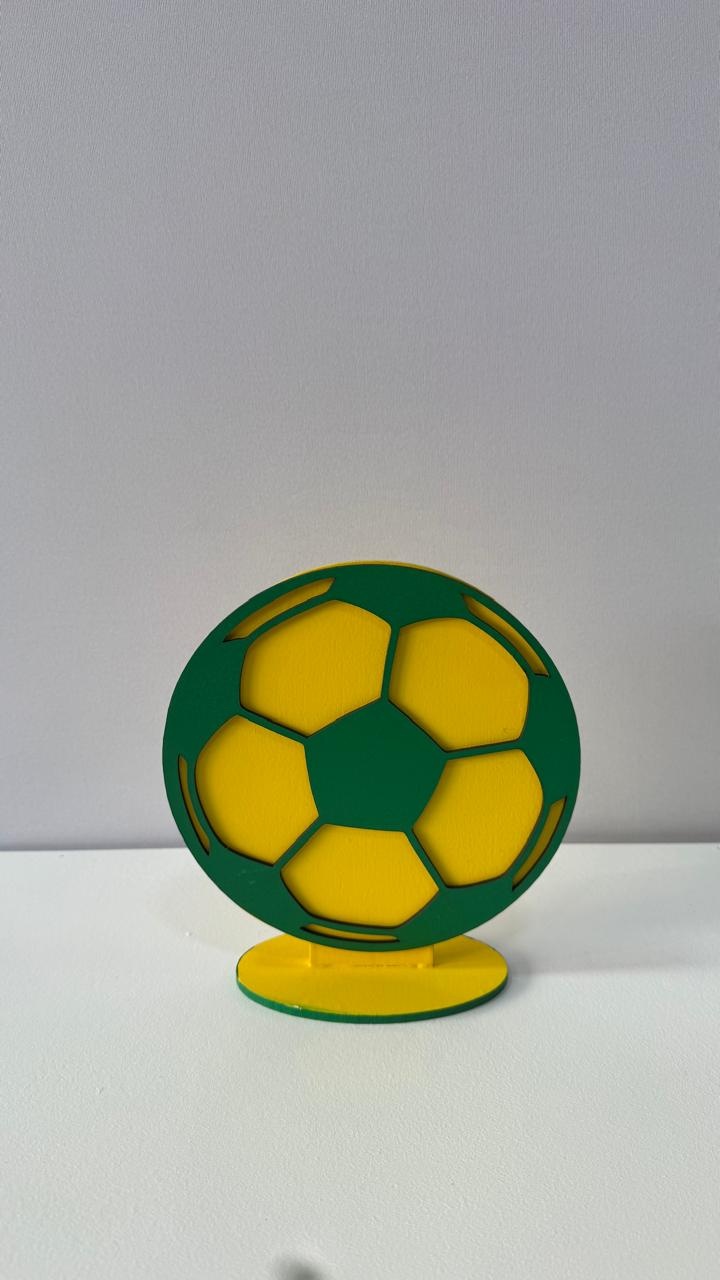 Bola de Mdf Verde E Amarelo 19 Cm (Altura) 17 Cm ( Largura) - Comemore com encanto