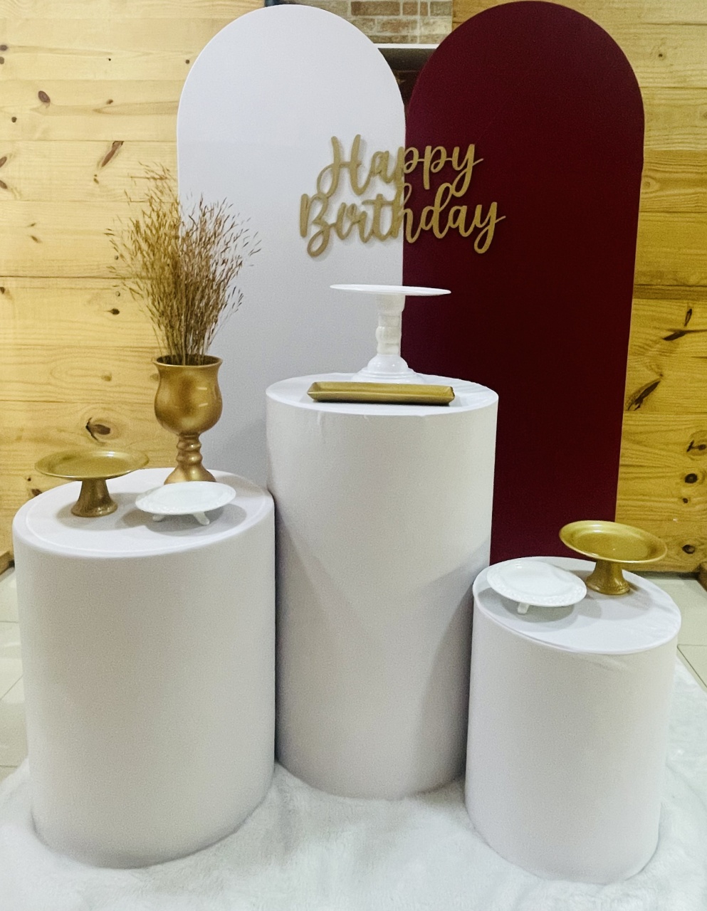 Kit Romano Branco E Vinho - Comemore com encanto