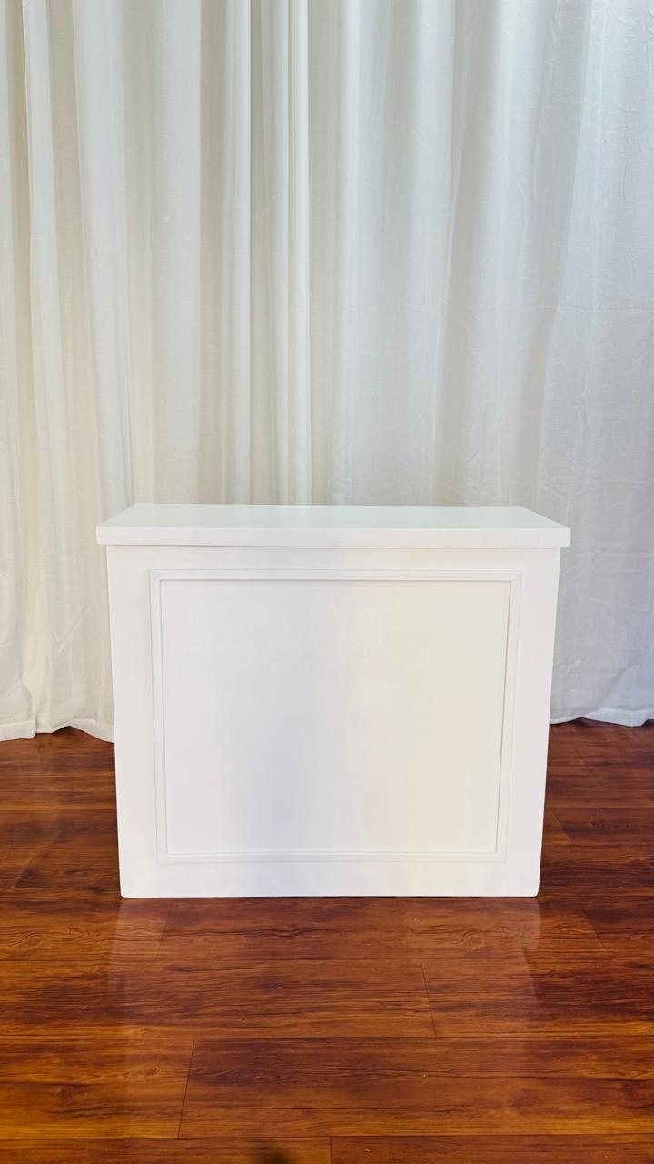 Mesa Boiserie Branca - Comemore com encanto