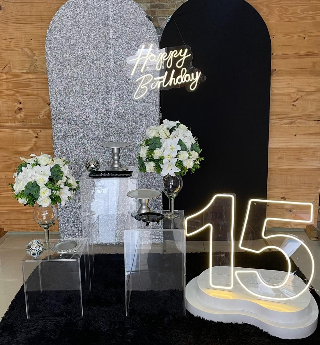 Kit Preto E Prata 15 Anos - Comemore com encanto