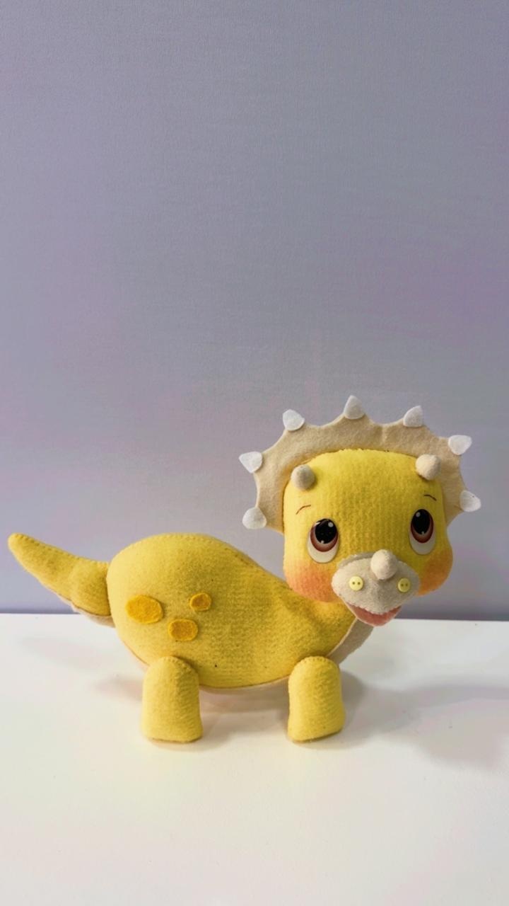 Dino Baby Feltro Amarelo - Comemore com encanto