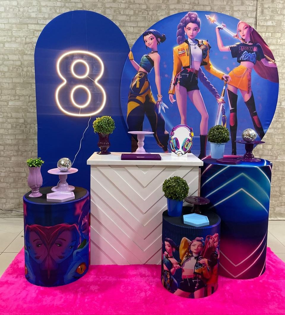 Kit Guerreiras Do K-Pop Com Painel E Led - Comemore com encanto