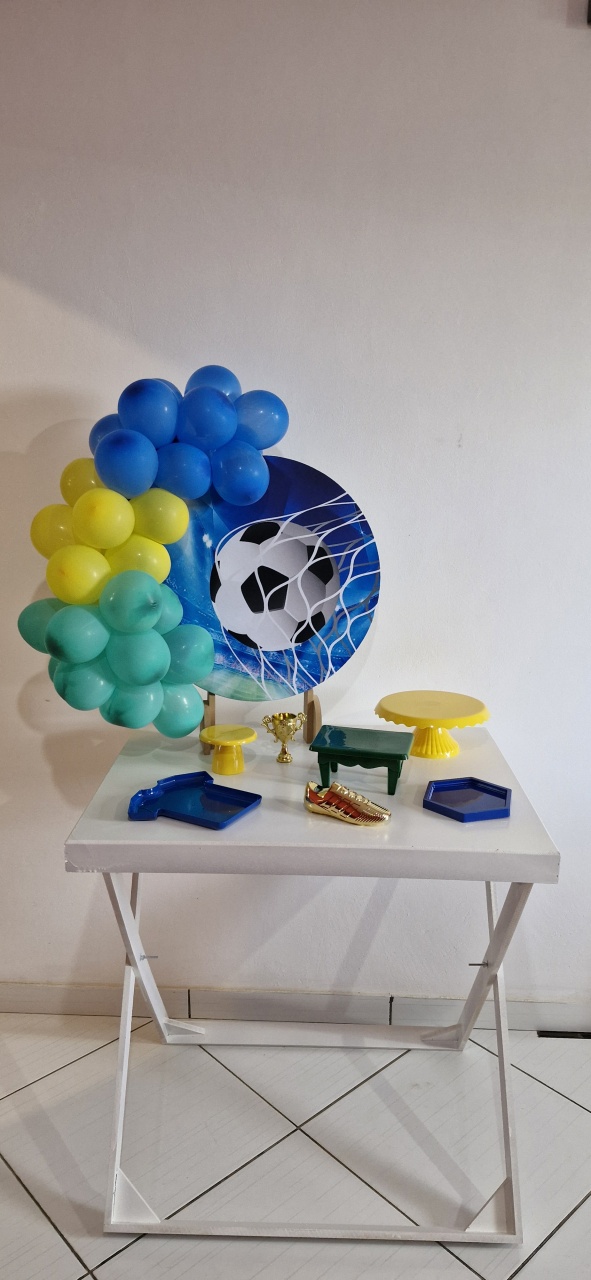 Kit Mini Festa Na Mesa Futebol C/Chuteira Dourada - Marisa Festas Descartáveis e Cia 